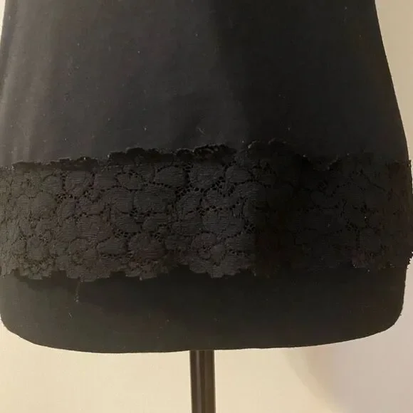 White House Black Market sz. M black wide lace trim Camisole w/adjustable straps - Picture 4 of 12